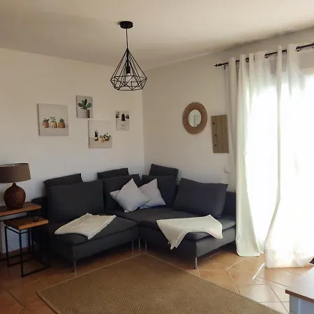 Coco - 3 Bedrooms & Stunning Sea Views