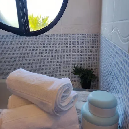 Coco - 3 Bedrooms & Stunning Sea Views Βίλα *